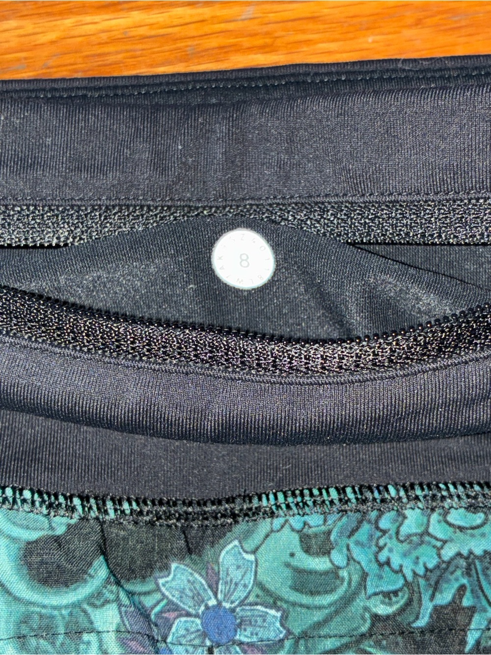 Lululemon Athletica Run Times Short Size 8 - Picture 6 of 6